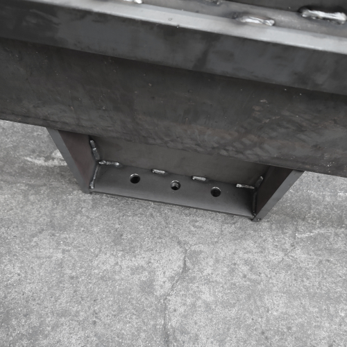 Torsion-resistant machine beds